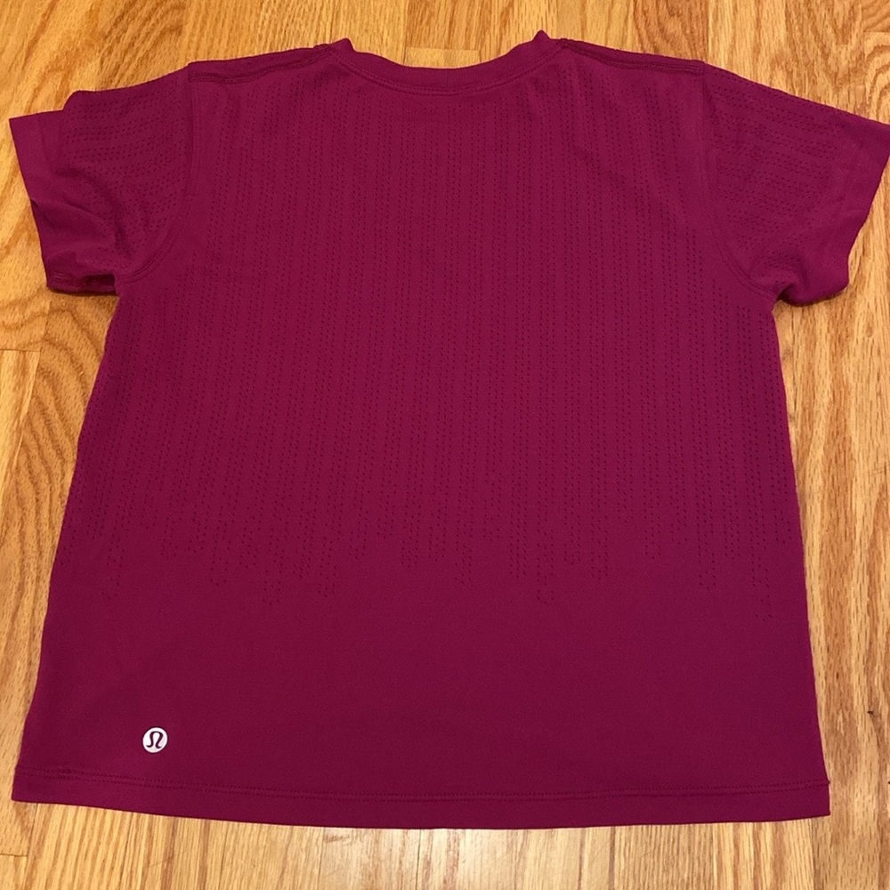 lululemon short sleeve top - Picture 3 of 3